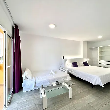 Cozy Reformed Studio, Wifi, Pool, Near The Beach In